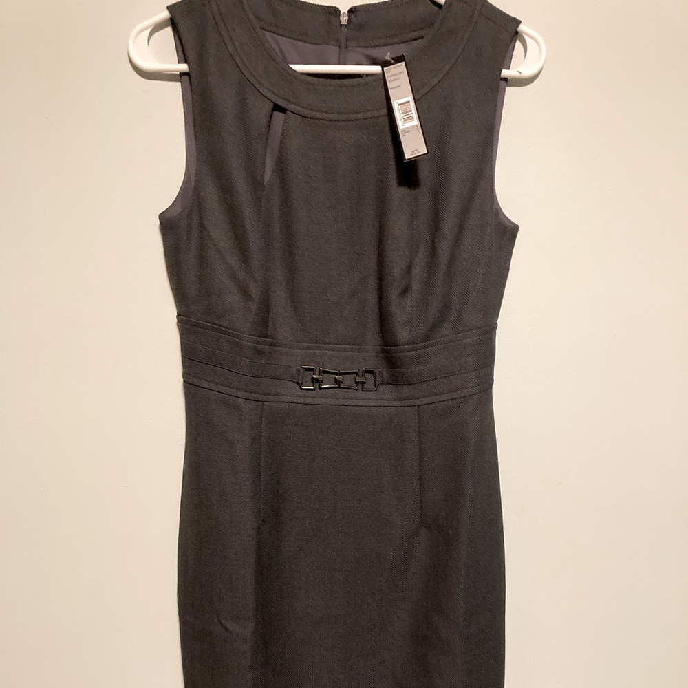 Sleeveless dress